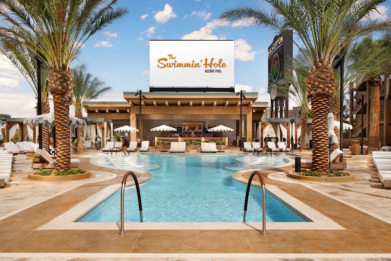 Silverton Casino Lodge in Las Vegas near Worre Studios